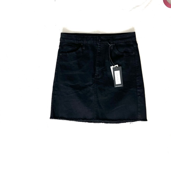NWT Just Black Denim Black Raw Hem Mini Skirt Size Medium - Picture 4 of 8